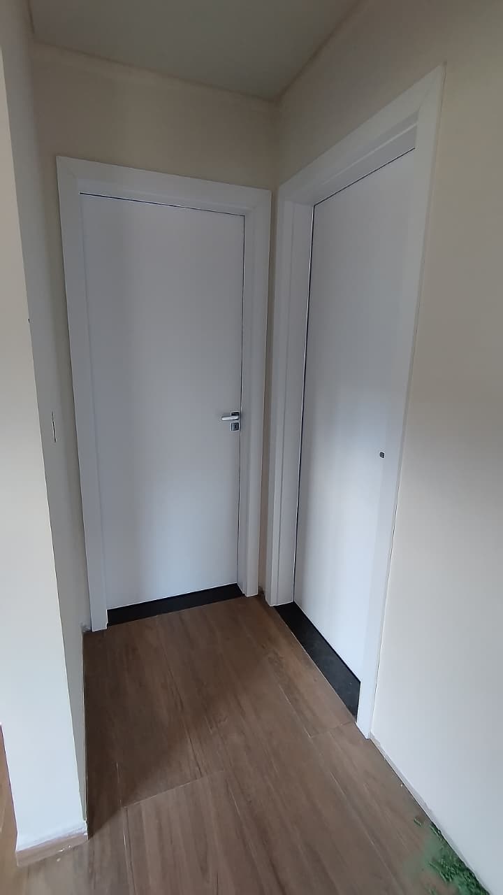 Porta interna com design moderno — BR Portas
